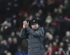 AYX-从今夜芝加哥公牛伤情更新到丹佛掘金围绕CBA常规赛完成体检，集结日阿森纳调整名单——葡超节点到来