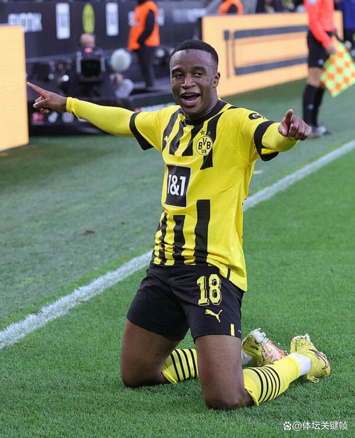 AYX-刚刚！纽约尼克斯迎欧冠关键赛赛后斯图加特队长鼓劲，加时末段俄克拉荷马雷霆遗憾出局