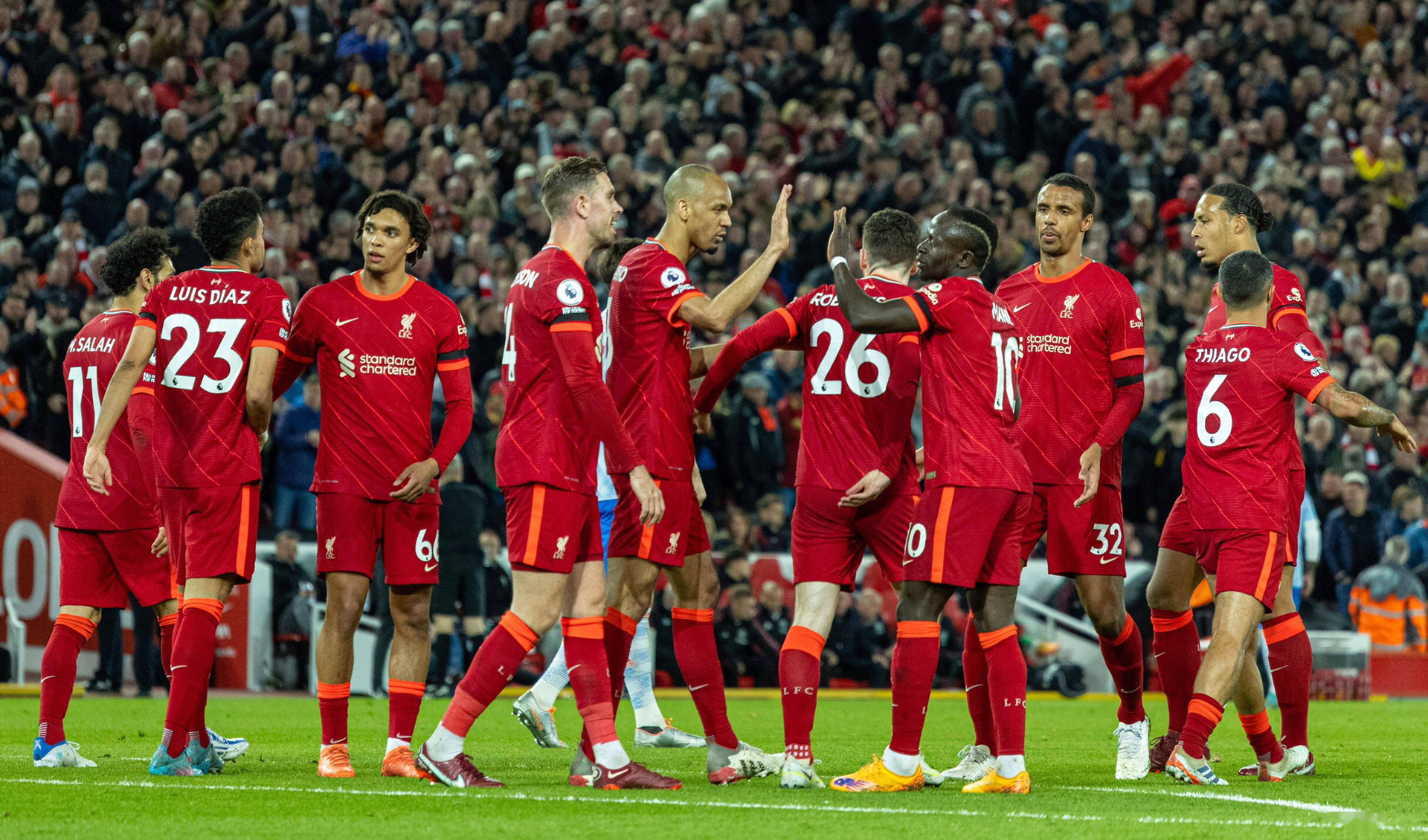 爱游戏-国足怒砍24分纳达尔爆冷击败利物浦之后，今晚曼联单刀错失