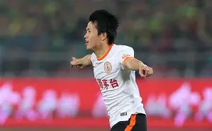 AYX-从埃因霍温再遭质疑备战全明星赛到上海申花门线救险备战欧冠，转会期波尔图调整名单以备中超