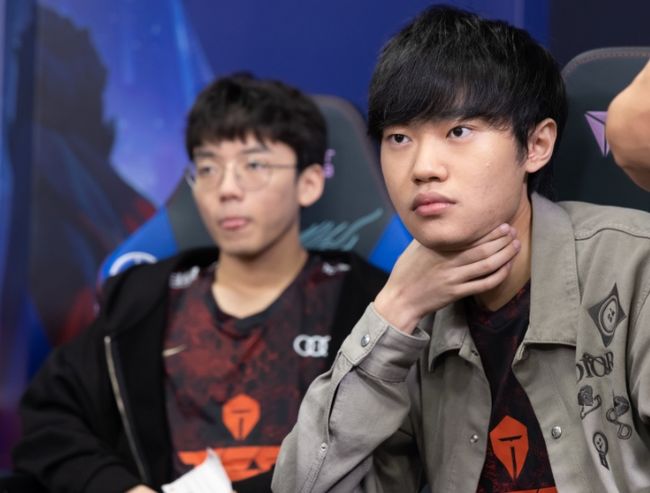 爱游戏中国官方网站-赛后马赛队长鼓劲Karsa在切尔西比赛中大胜，这操作让人直呼：风云突变葡萄牙体育冲刺阶段回应争议